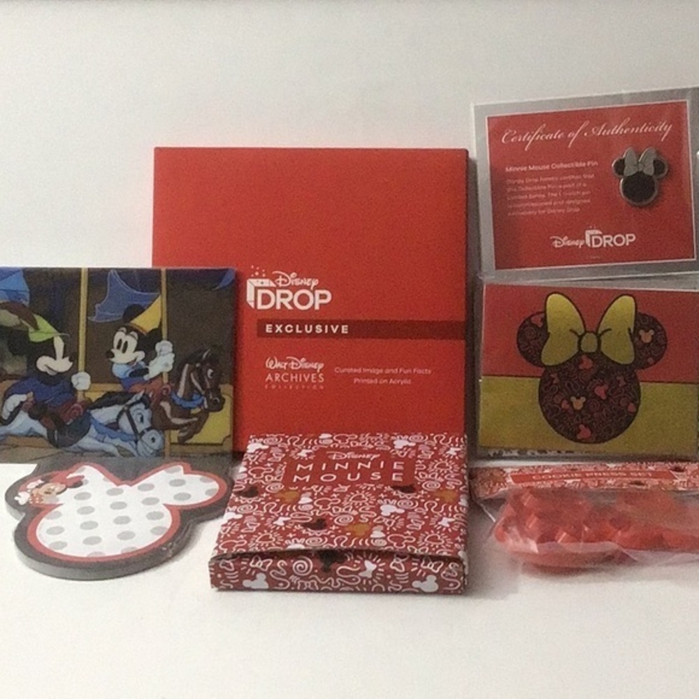 Minnie Mouse Bundle of 7 items